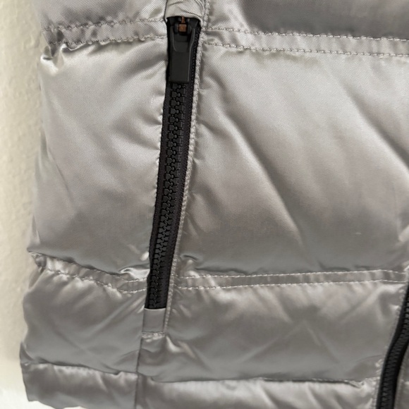 Athleta | Women’s Gray Silver Metallic Puffer Vest High Low Longer Length Sz XXS - Picture 4 of 7